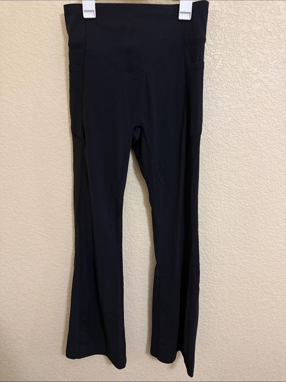 Halara Black High Waisted Flare Yoga Pants Leggings w/ Pockets Size Medium